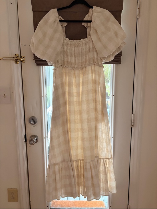 Worth Collective Dresses & Skirts - Worth Collective- Women's Cream Check Puff-Sleeve Midi Dress
